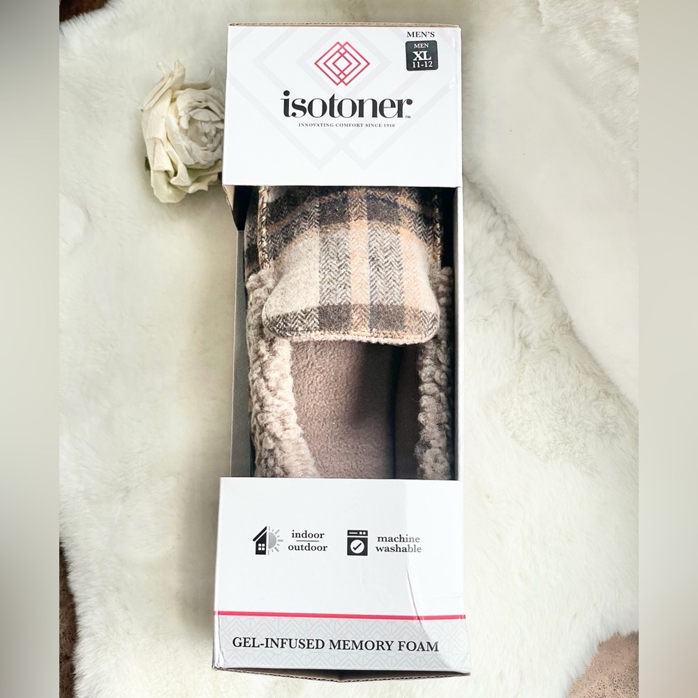 New w/tag Isotoner GEL INFUSED Men's Tan and Brown Memory Foam Slippers XL 11-12